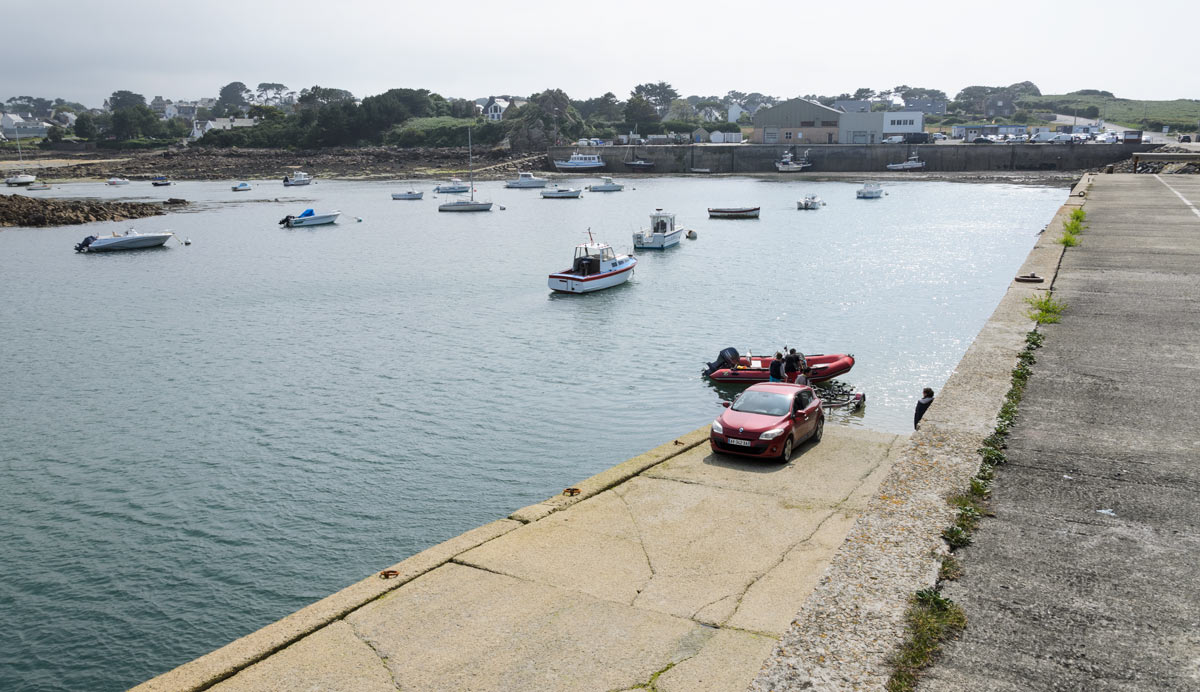 Port de Primel, mise à l'eau à la cale