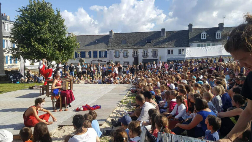 Place aux Mômes à PLougasnou