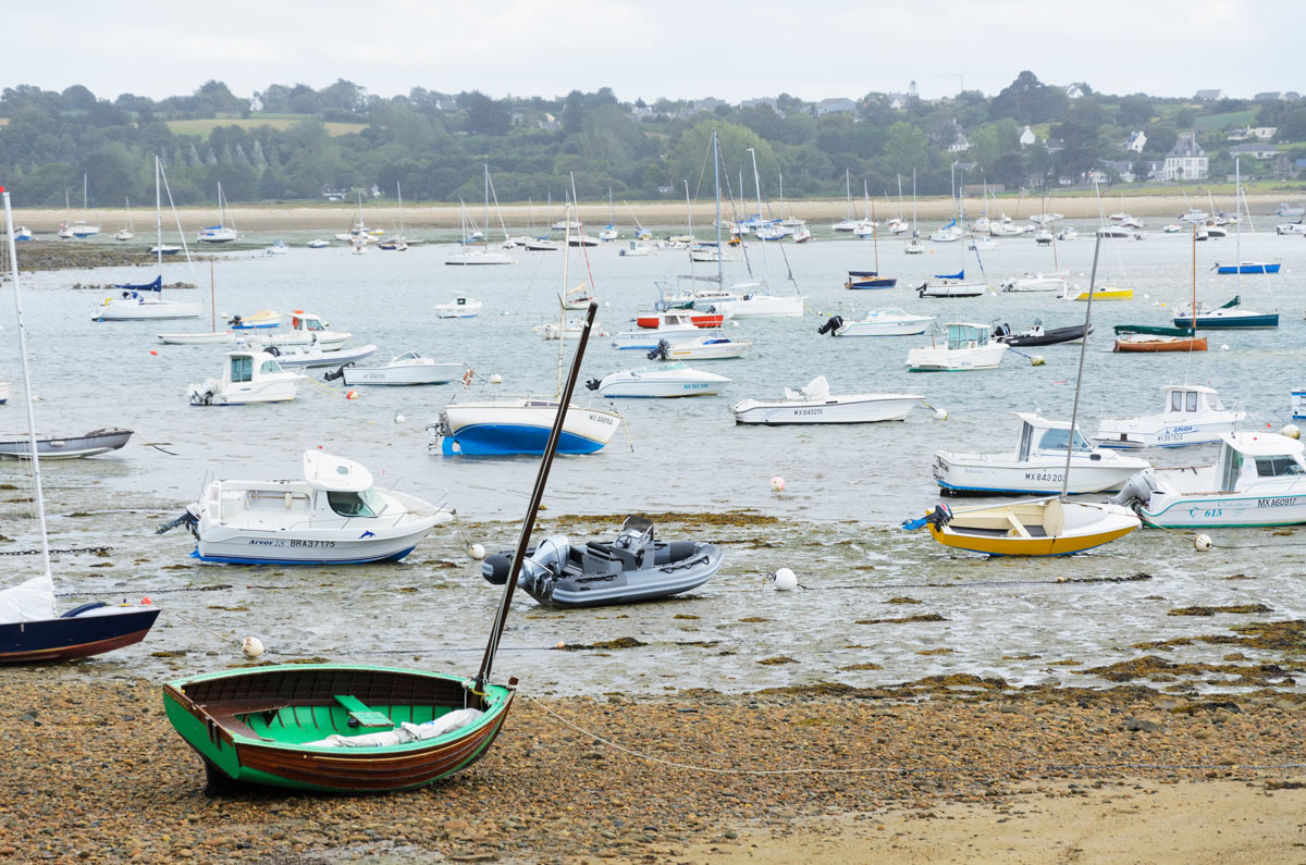 Bateaux dans le port de Térénez