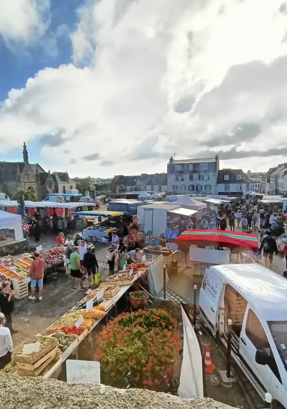 Le marché du mardi matin à Plougasnou