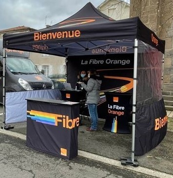 Orange organise un point information sur la Fibre à Plougasnou le jeudi 12 et le vendredi 13 mars devant l&rsquo;église.